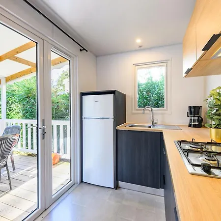 Mobil Confortable Avec Terrasse A - Api-1-52-1056