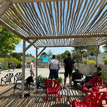 Parque de Campismo Mobil Confortable Avec Terrasse à - Api-1-52-1056