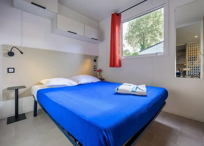 Mobil Confortable Avec Terrasse à - Api-1-52-1056 Camping Saint-Jean-de-Monts