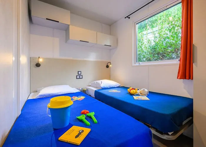 Mobil Confortable Avec Terrasse à - Api-1-52-1056 Camping *