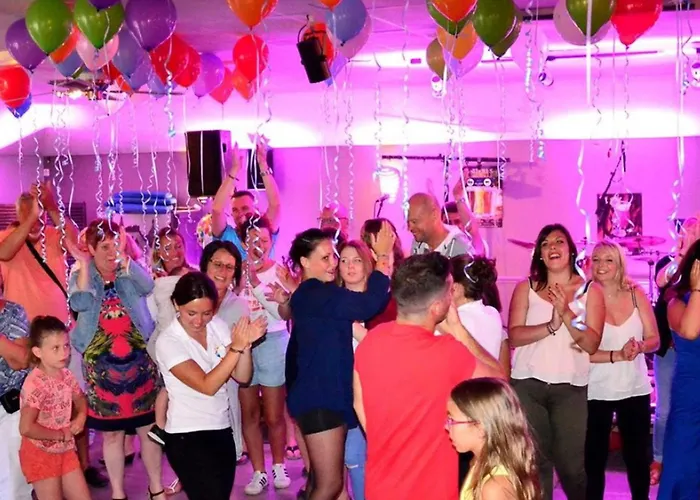 Camping Mobil Confortable Avec Terrasse à - Api-1-52-1056